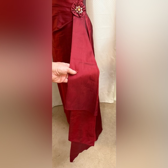 Alexia Designs satin rust prom or bridesmaid gown Size 8 - Picture 5 of 9